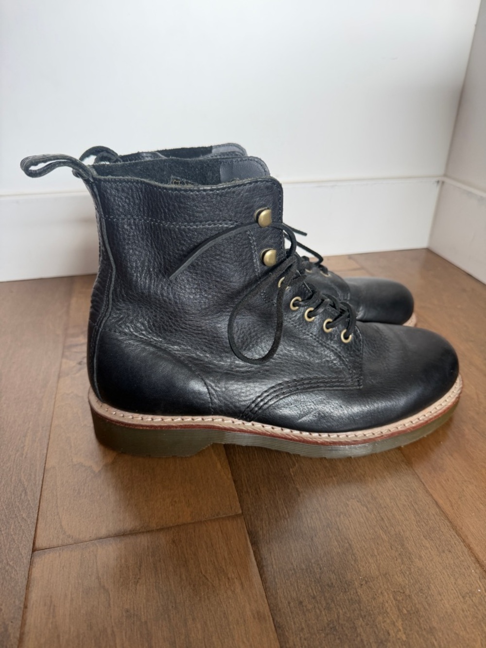 Dr. Martens Harlow Men's Black Leather Lace-Up Boots